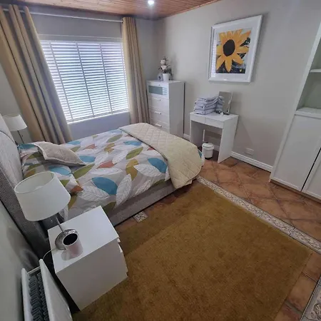 Oyster Hideaway - 1 Bedroom - Sleeps 2 아파트 골웨이